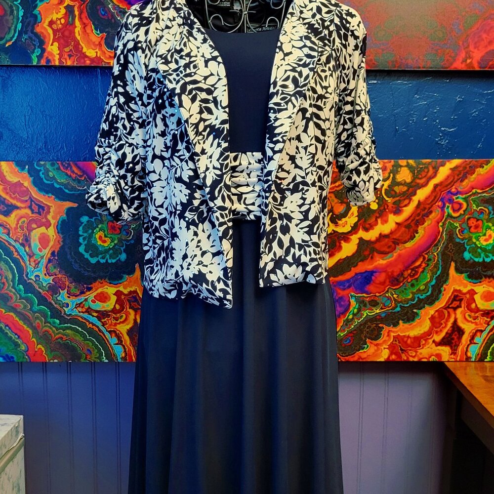 Jessica Howard ~ Sz 4P ~ Knee Length Dress With Shrug ~ *Excellent Condition